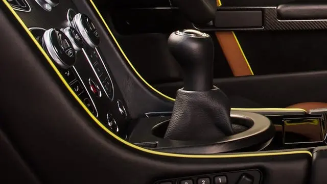 Aston Martin Vantage V12 AMR