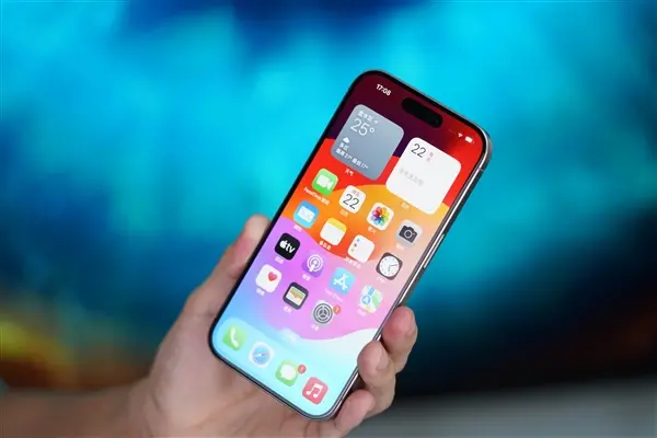 安卓齐涨价让iPhone性价比激增!全球智能手机销量下滑:唯独苹果逆势增长表现亮眼