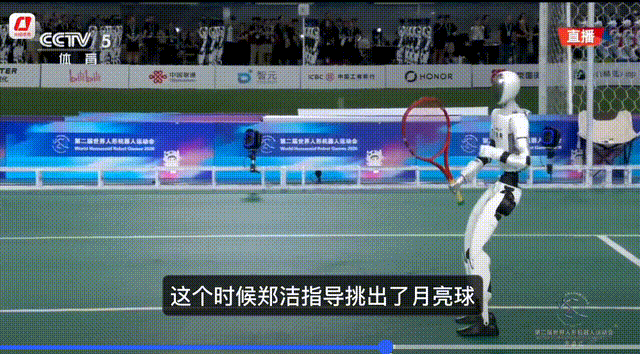 加速进化机器人踢出任意球