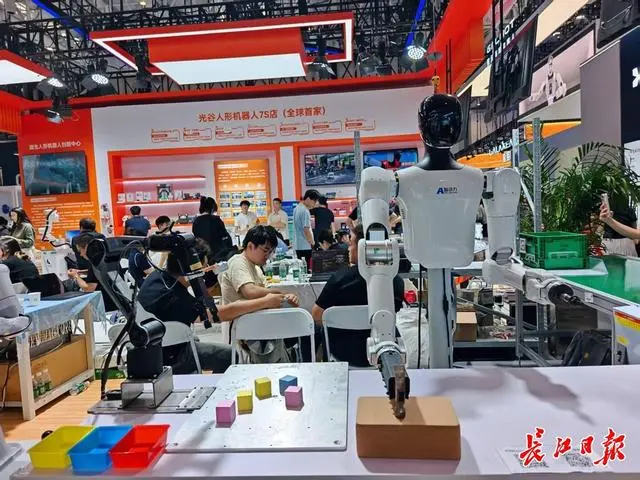武汉机器人圈粉世界机器人大会