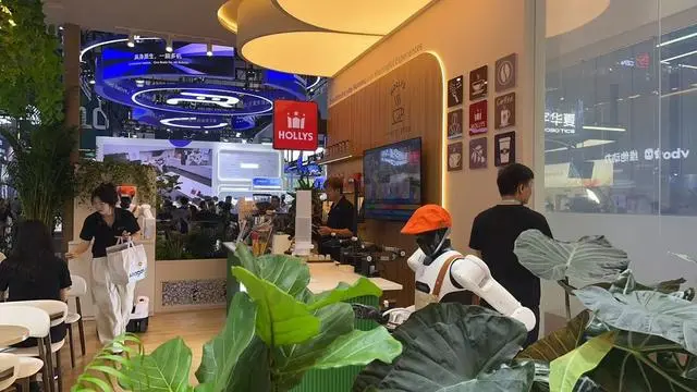 中国人形机器人进入海外工厂“打工”