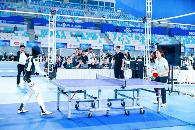 院士：机器人不会取代人类价值