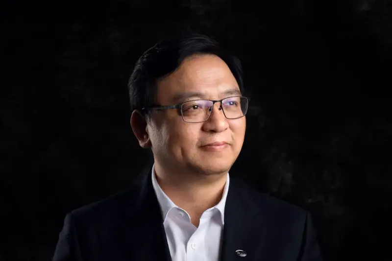 半年少赚32亿,“卷王”蒸发的利润去哪了?