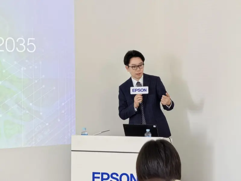（精工爱普生公司董事、执行官，企业战略事业部总经理，先进机器人解决方案事业部首席运营官，视觉产品事业部首席运营官&nbsp;吉野泰德）
