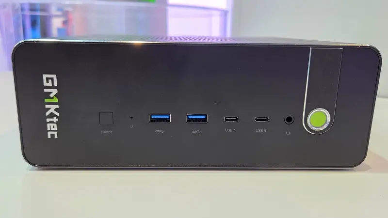 极摩客展出 EVO-X5 Pro 迷你主机：锐龙 AI Max+ PRO 495 处理器，192GB 内存