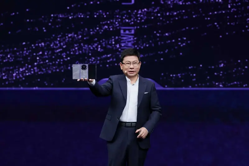 科氪 | 首发搭载麒麟9050 Pro芯片，HUAWEI Mate XT 2 非凡大师正式亮相