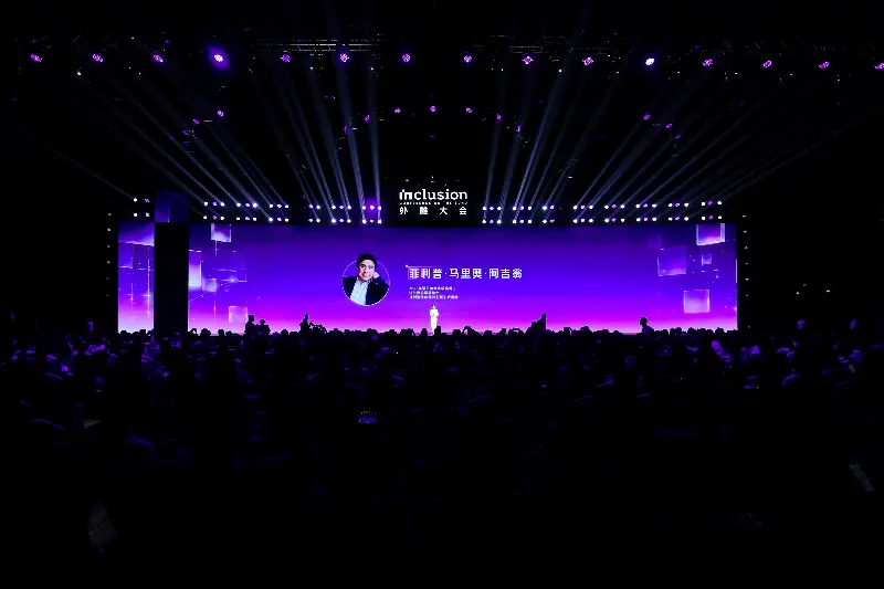 诺奖得主阿吉翁：AI时代，比以往任何时候都更需要重视手工劳动和软技能