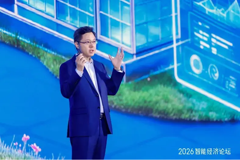 百度智能云首发产业智能体操作系统，要实现 AI 的商业和技术飞轮