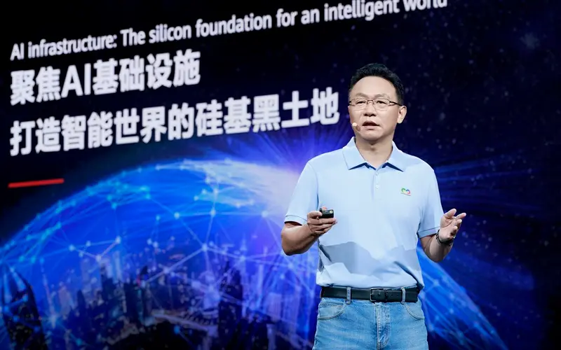 华为押注“硅基黑土地”：昇腾 960 超节点、百万卡集群，还有 PyTorch 官方支持