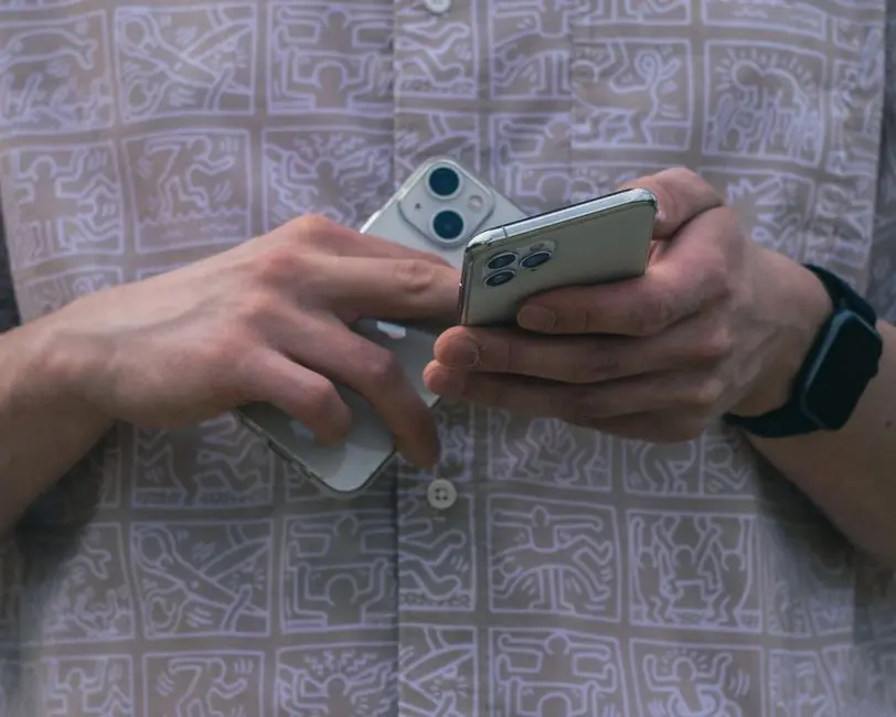 花两万,买个机器人还是iPhone Duo?