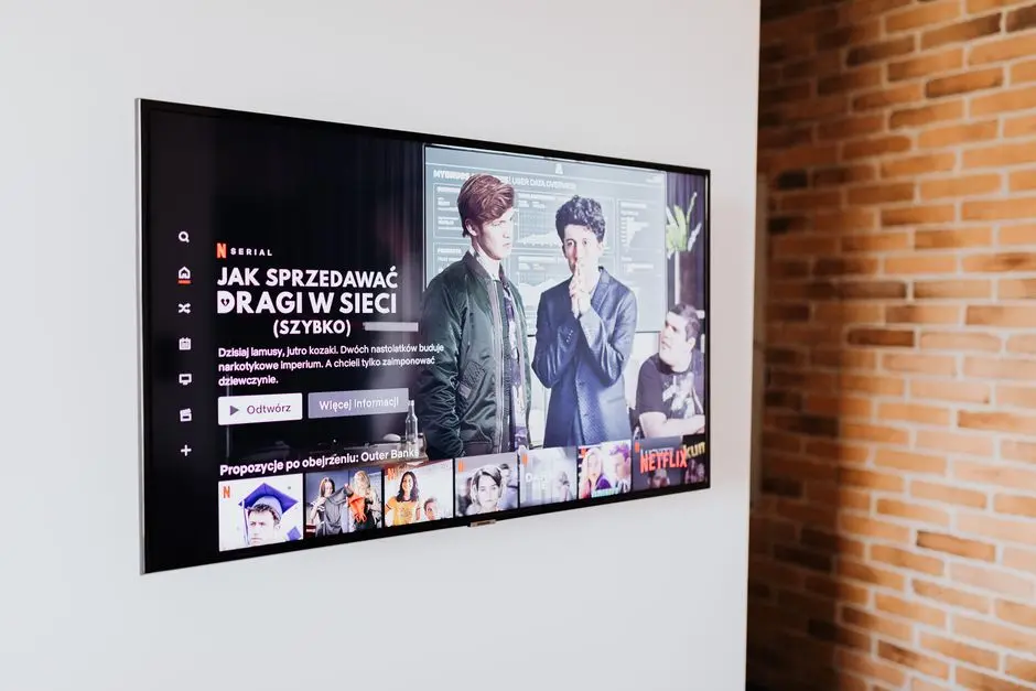 华为首款鸿蒙 7+ 麒麟 9 系旗舰芯片电视:华为智慧屏 Mate TV 2 系列开启预售,7999 元起