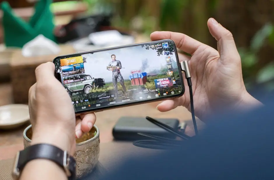 红魔 12 Pro+ 手机官宣搭载高通第六代骁龙 8 超级至尊版芯片,号称“迄今为止手感最好的红魔旗舰”
