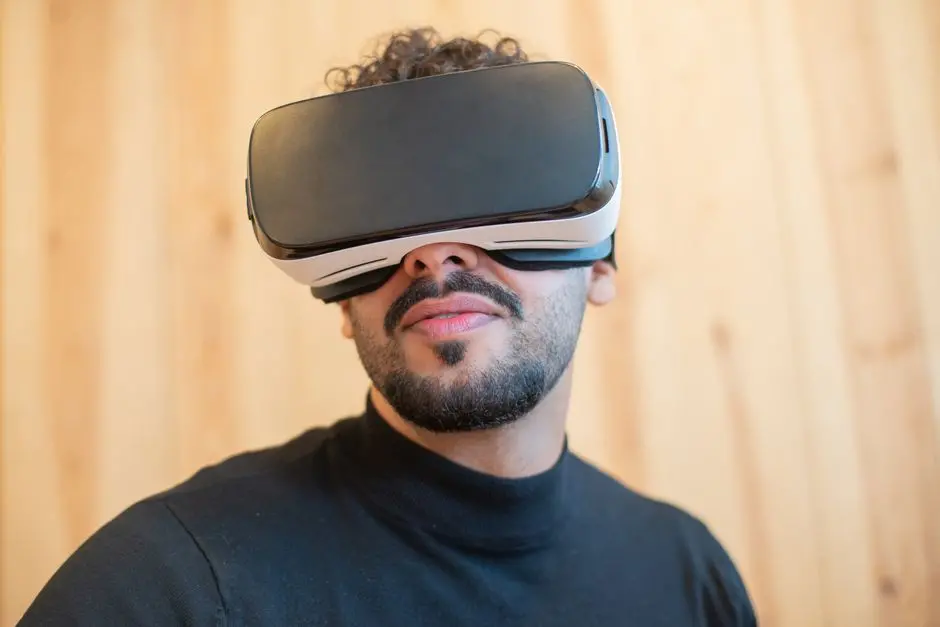Meta 首款轻量化 VR 眼镜发布:约 100g 重、同类首款 IMAX Enhanced 认证,售 1299.99 美元
