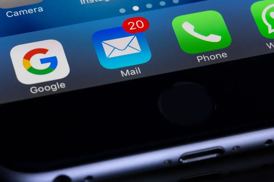 谷歌网页版 Gmail 星标和“重要”标签默认设为蓝色,用户抱怨导致收件箱杂乱无章