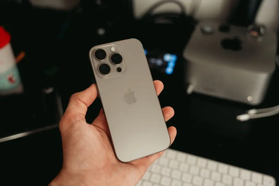苹果公布全产品线端侧 AI 能力矩阵:iPhone 18 Pro 等最高跑 140 亿参数激活模型