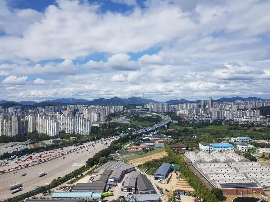 加码半导体扩产节奏，消息称 SK 海力士、三星敲定全南-光州芯片项目规划