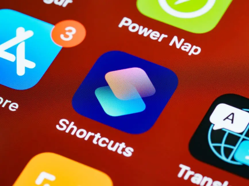 苹果扩展 iOS 27 快捷指令操作:“使用模型”可联网调用 AI 获取最新信息