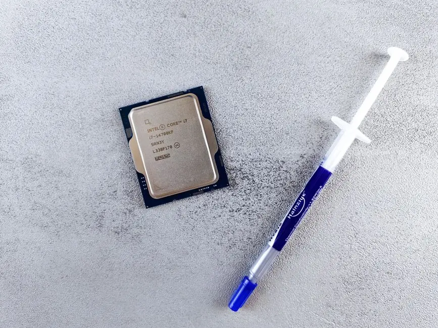 华为 Mate 90 Pro 手机首发麒麟 9035 旗舰 τ 芯片,对比麒麟 9030 处理器 NPU 提升 51%