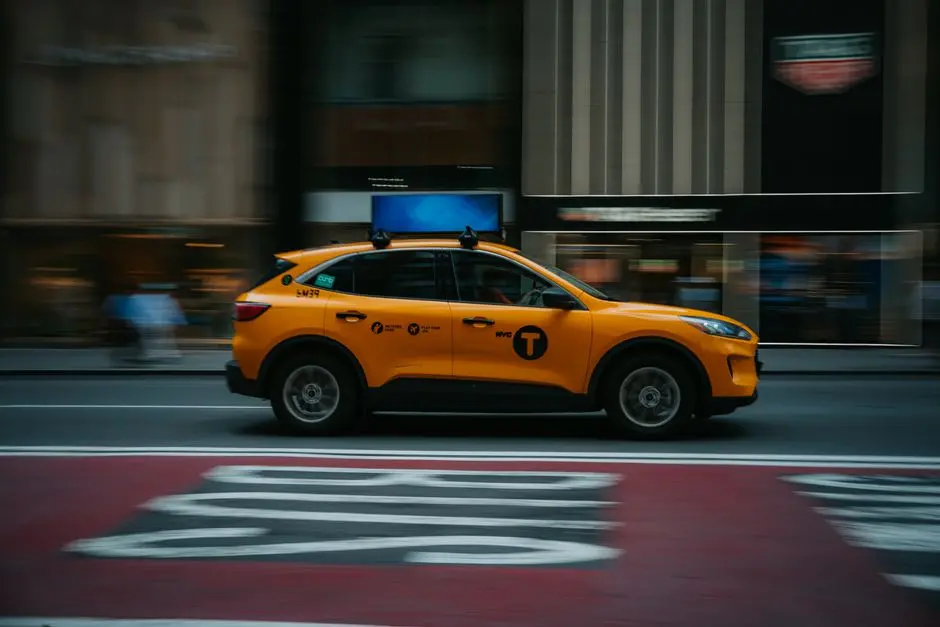 Robotaxi的下半场:从“单打独斗”到“合纵连横”