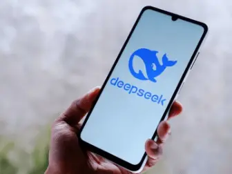 国庆AI圈没闲着!DeepSeek被曝拟融资超800亿元,OpenAI立下连更28天承诺