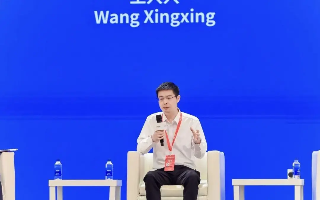 宇树科技王兴兴：过去犯的最大错误是对AI还不够相信