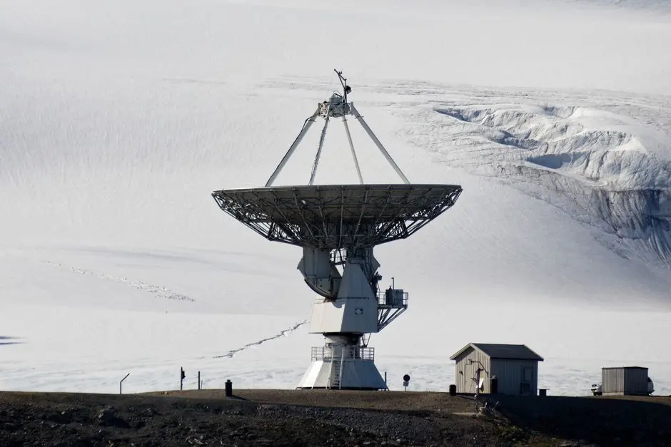 中信建投:星网完成首次跨极区在轨通信试验,卫星互联网商业化加速落地