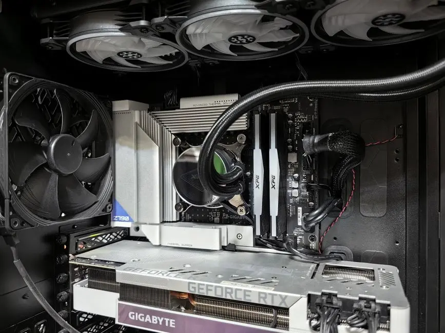 惠普战 99 锐龙版 AI 移动工作站开售:AMD R9-9955HX3D + RTX PRO 2000,21999 元