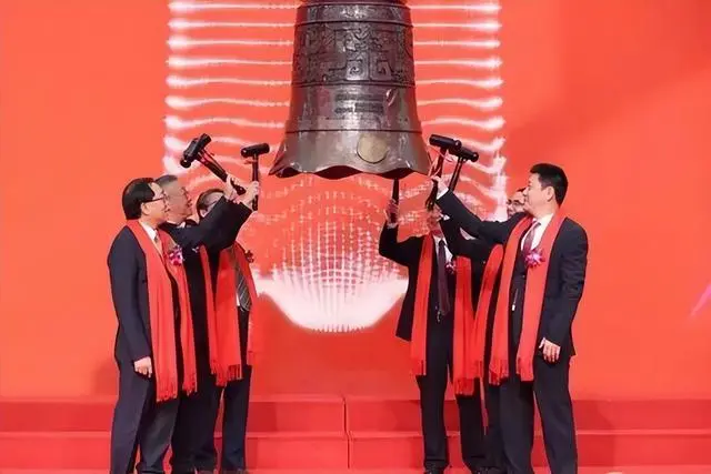 两个潮汕人干出1100亿芯片王国