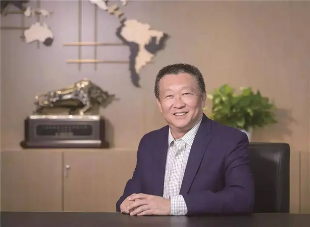 两个潮汕人干出1100亿芯片王国