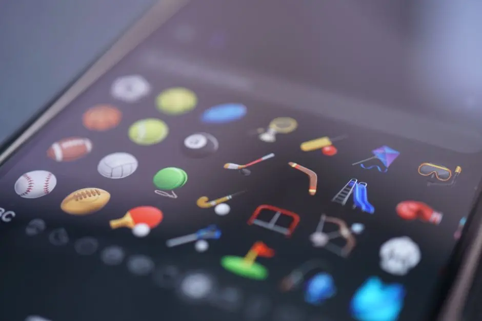 微软 Win11 26H2 首个累积更新:Copilot 键可改回右 Ctrl,上线 Emoji 17.0