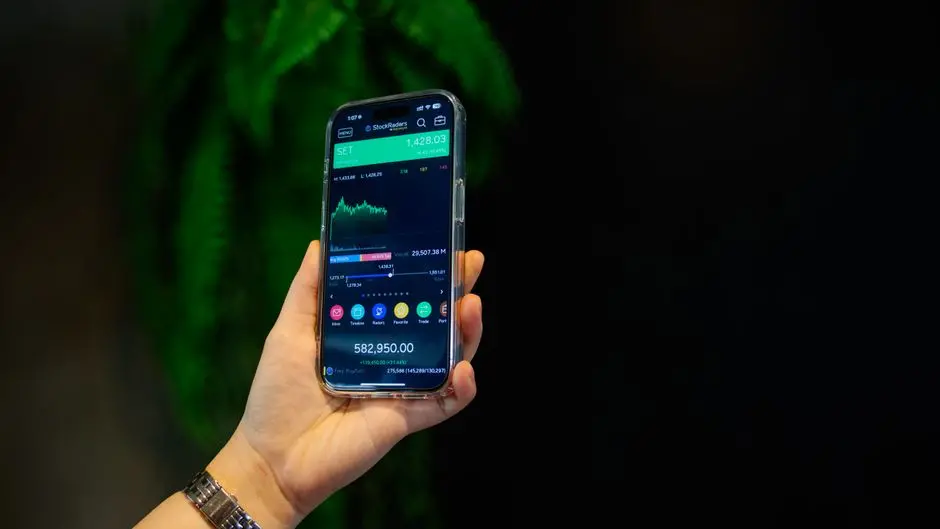 AI公司的IPO，开始集体踩刹车了