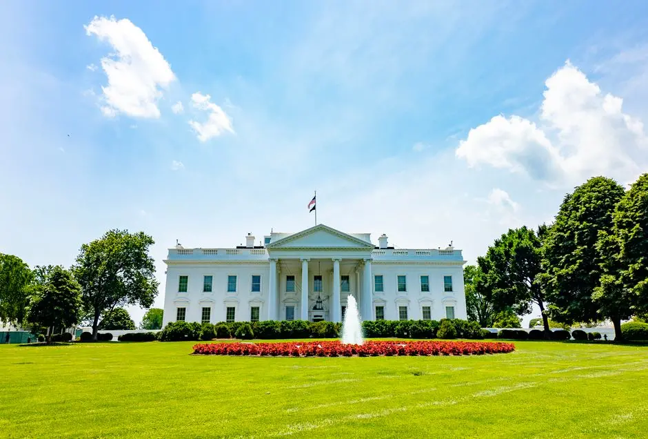 Trump posts AI-edited photo to brag about White House restoration work
