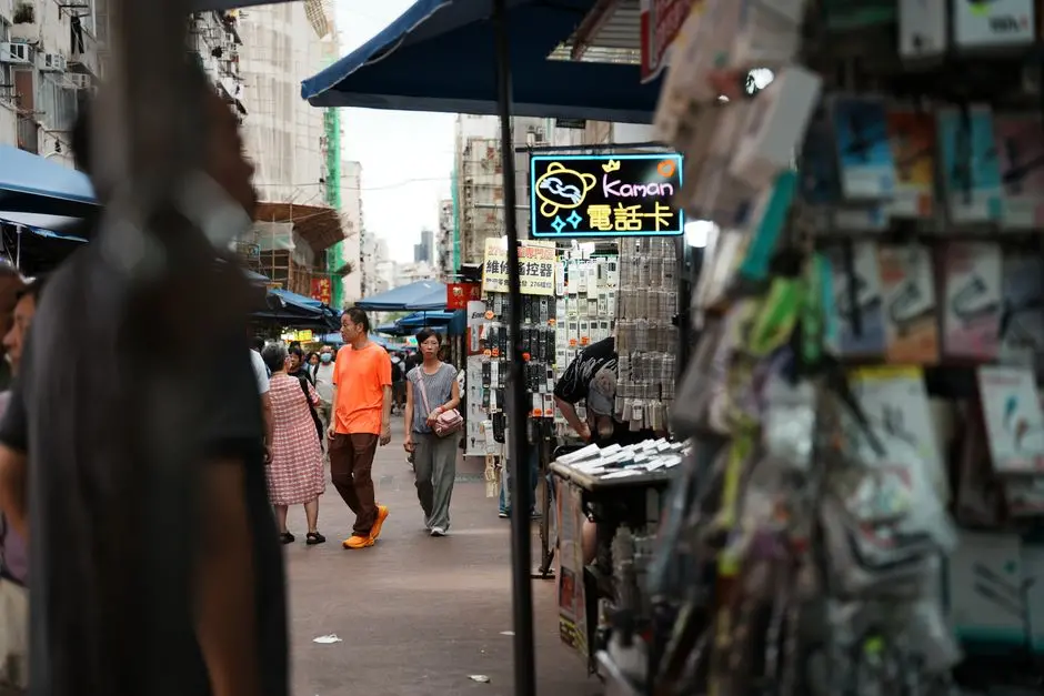 全球首家 AI 眼镜无人自助体验店登陆中国香港,乐奇 Rokid 打造