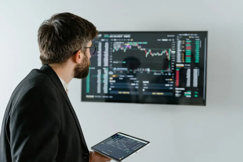 14.8% 的 AI 商品,撑起全球贸易近半增量:买家集中在几家云厂商