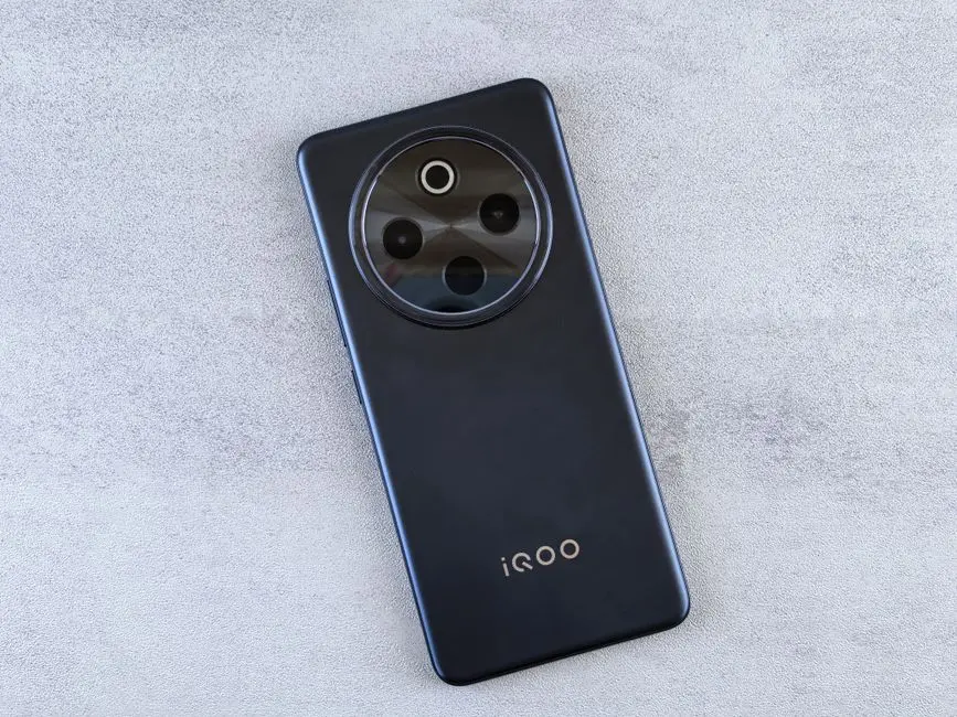 iQOO Neo12 手机官宣搭载旗舰 16 机型同款超感触控芯片，支持至高 5000Hz 瞬时触控采样率