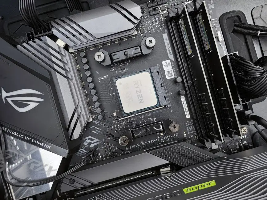 AMD 锐龙 AI 7 HX 455 处理器曝光：8 核 CPU，16CU GPU