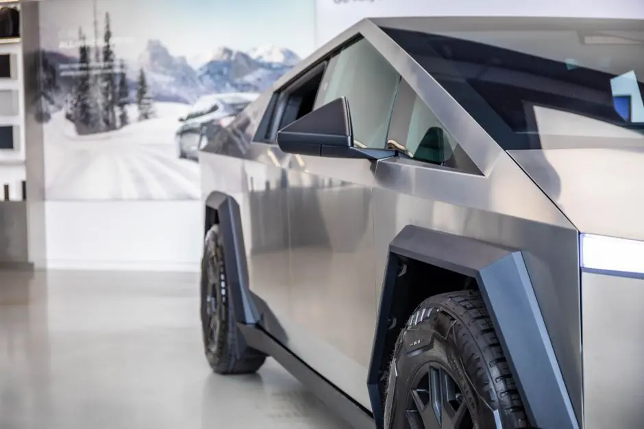 Visiting Slate’s first showroom as its $25,000 electric truck nears production
