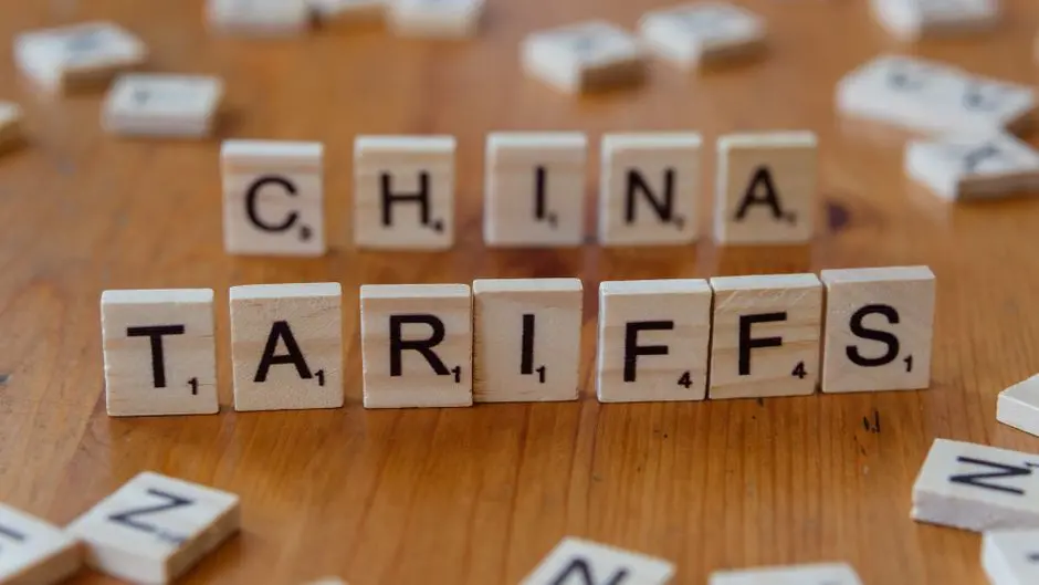 中国拟管制23项AI技术 2万亿参数大模型出口受限但API豁免