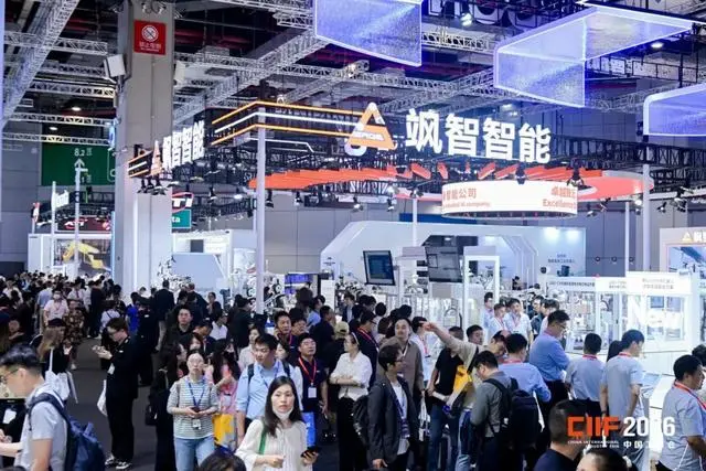 中国大模型正在接管工厂吗