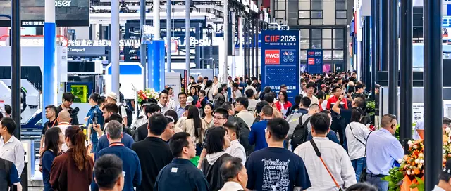中国大模型正在接管工厂吗