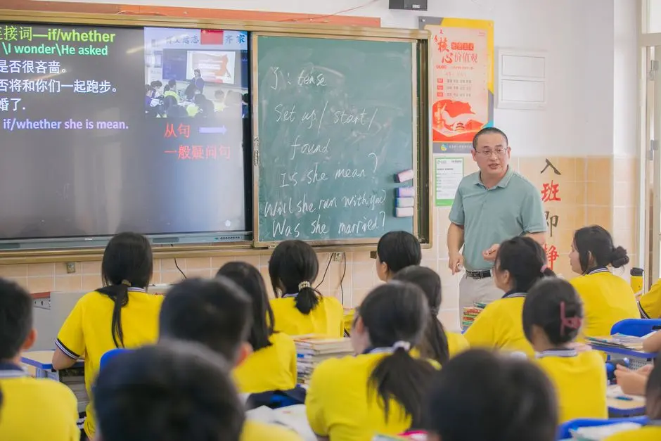 别人花 9 到 12 年学英语，悦习书院想把全学段语法框架装进 28 小时：'AI 教知识、人类引成长 ' 的英语通识实验