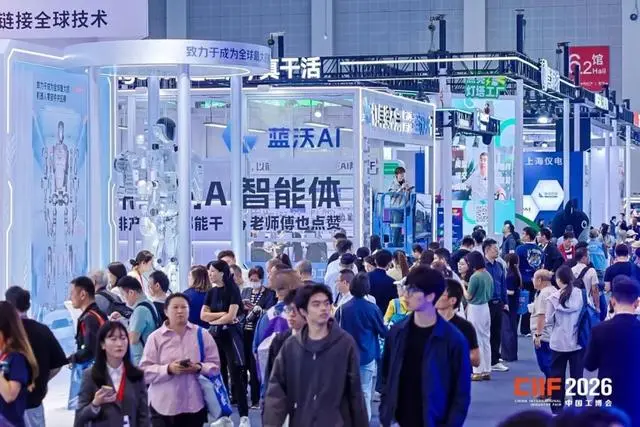 中国大模型正在接管工厂吗