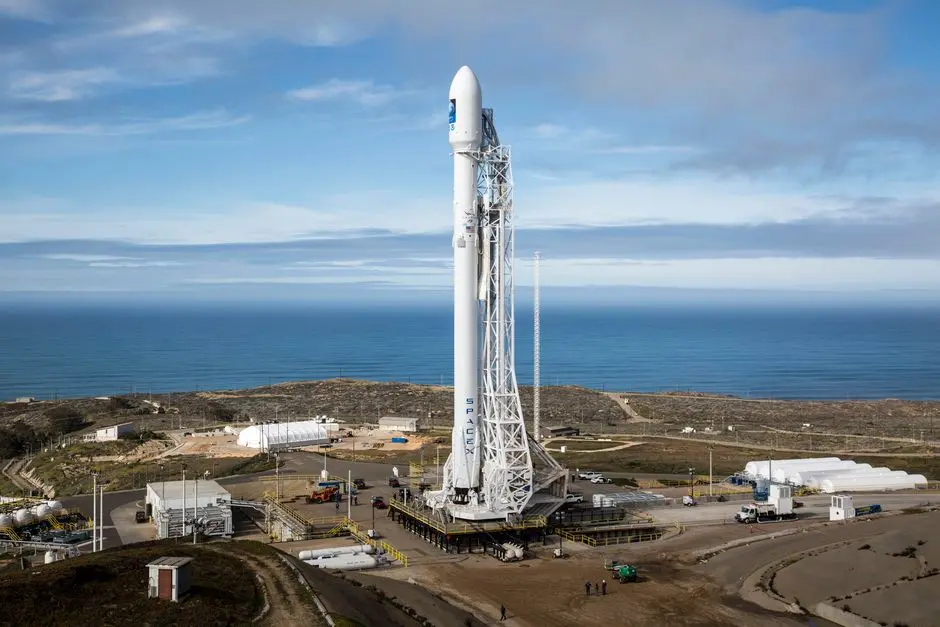 SpaceX首次盈利，净利44亿美元，马斯克谈与特斯拉合并：好主意
