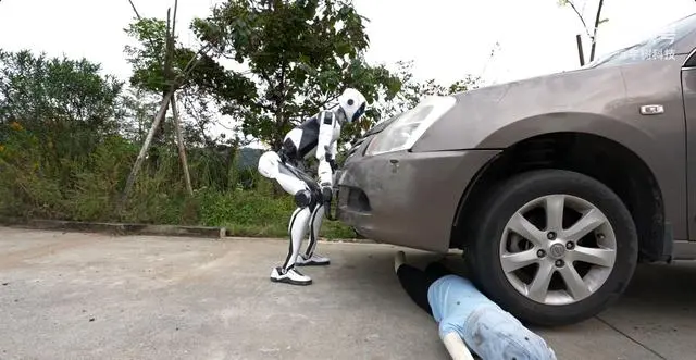 宇树发布功夫传奇机器人