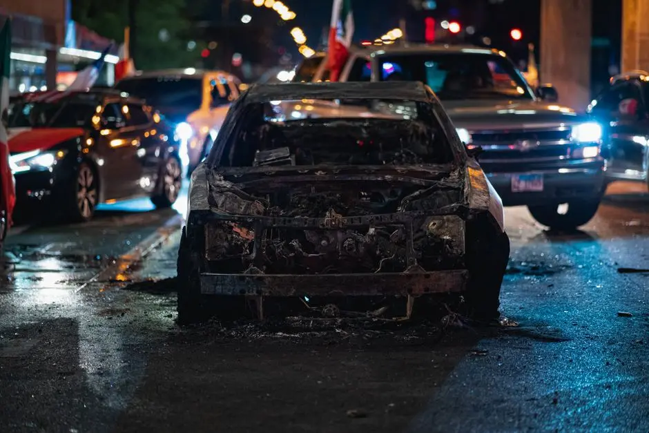 IT早报 1023：神木交警再回应问界碰撞起火事故；武汉通回应苹果免费开卡安卓端收费 15 元；大模型 MiniMax 港股跌破发行价；微软 Win11 给 8GB 内存电脑减负...