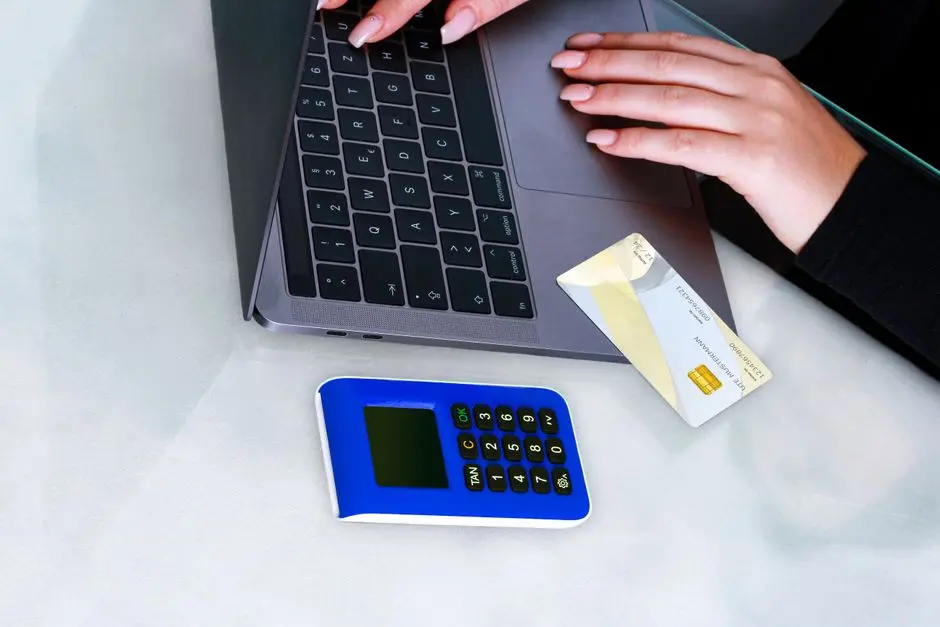 MiniMax重磅模型开源，华为昇腾将接入，3天处理超100万亿Token