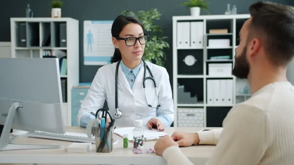 OpenAI健康板块负责人:AI医疗健康的上限和下限
