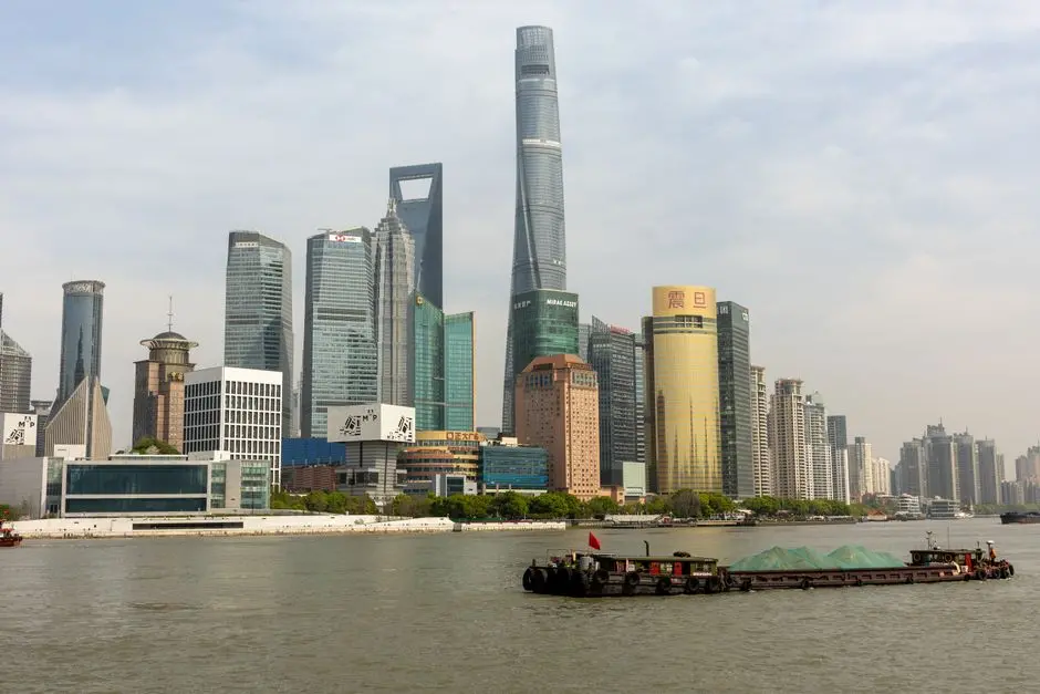 中国女首富,猛赚苹果、特斯拉、英伟达的钱