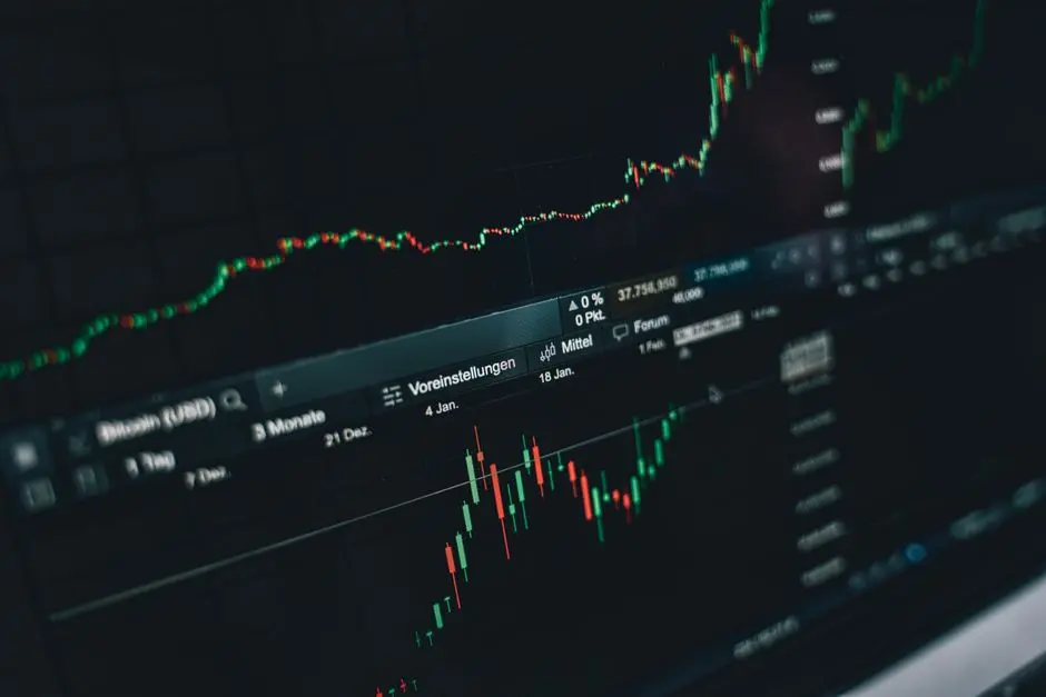 英特尔 2026Q3 营收 165 亿美元超预期：数据中心业务暴增近 80% 创 15 年最强增长