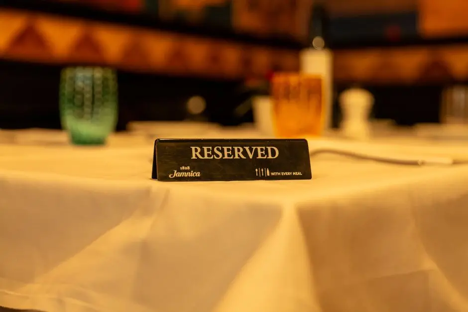 Zest’s new AI agent finds restaurants and books reservations over text